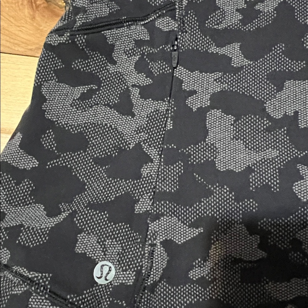 lululemon athletica Black Camo Long Sleeve Top - Picture 4 of 13